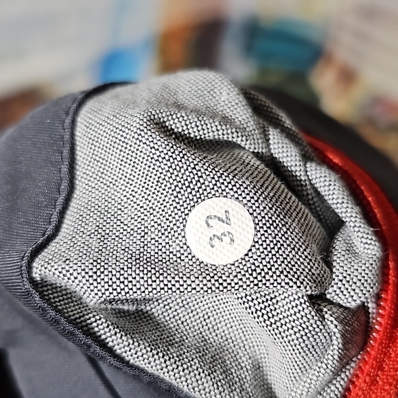 Lululemon Pants‎ Size 32x33 - Picture 3 of 5